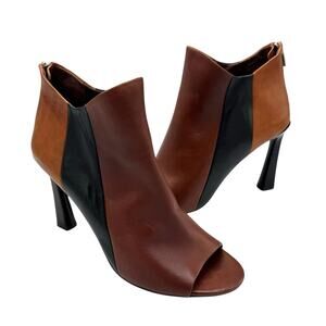 Vince Camuto Aritziana Brown & Black Colorblock Leather Peep Toe Back Zip Bootie